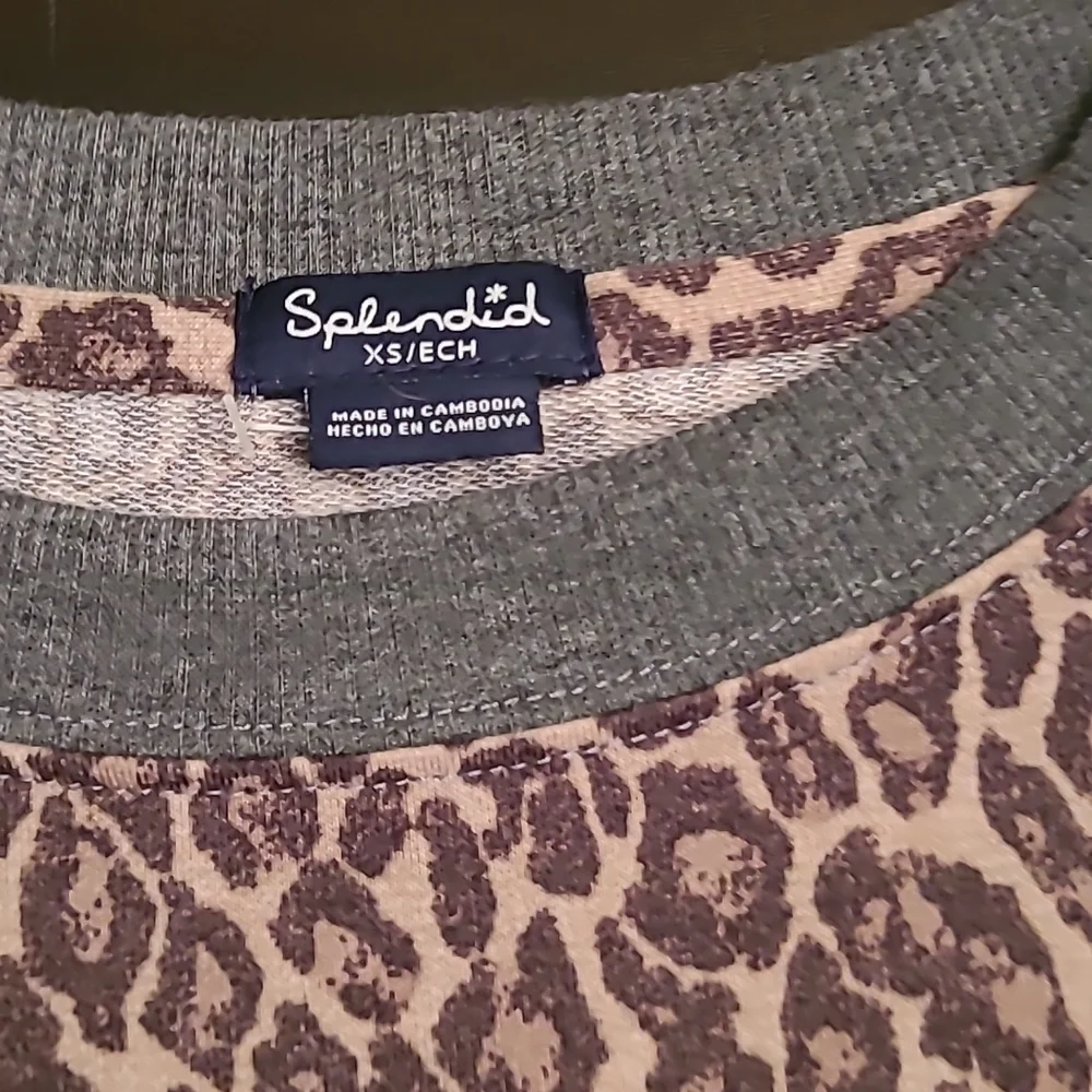 Splendid Women's XS Leopard Print Sweater